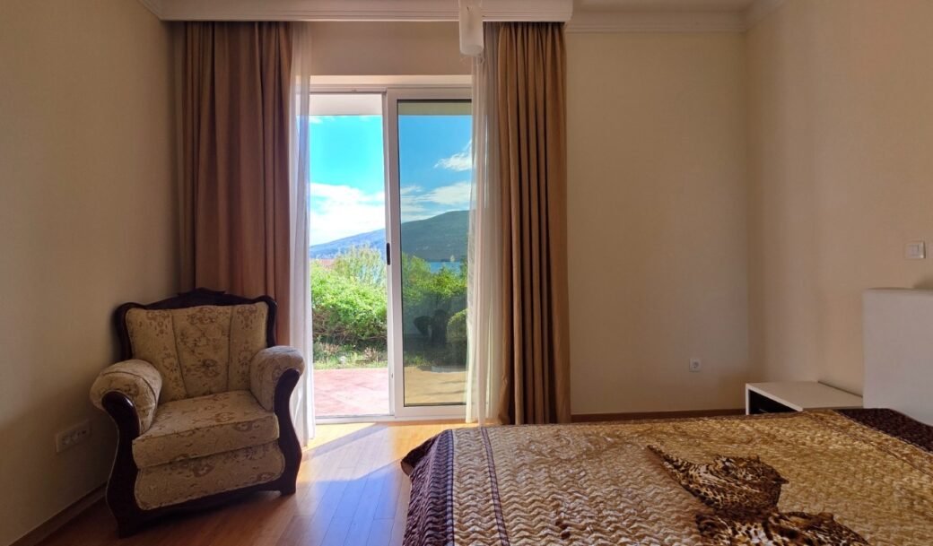 herceg-novi-apartment-three-bedroom-125-sqm-terraces-100-sqm-montenegro-for-sale-A-03263 (5)
